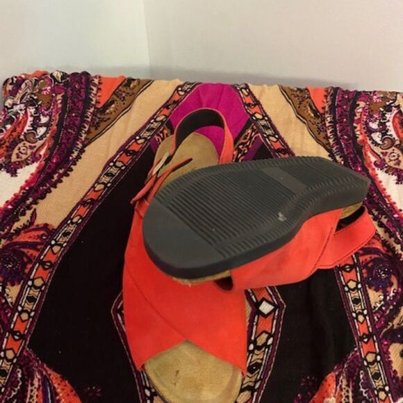 Lands' End Orange open toe Suede sandals, size 9 - Picture 5 of 6